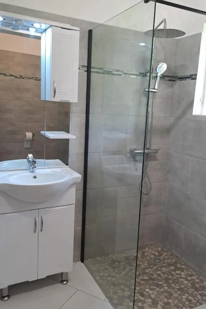 Holiday home Villa Avec Piscine Proche Mer, Marina Et Golf Saint-Francois